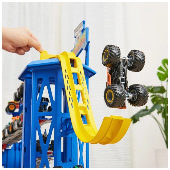 Monster Jam Garage Playset and Storage w/ Exclusive Grave Digger Truck - Picture 11 of 13